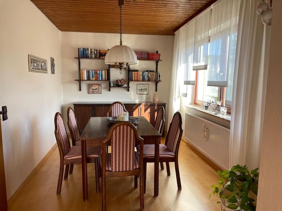 Ferienwohnung Leuchtbergblick Mit Terrasse Und Pkw Stellplatz Eschwege Exterior photo