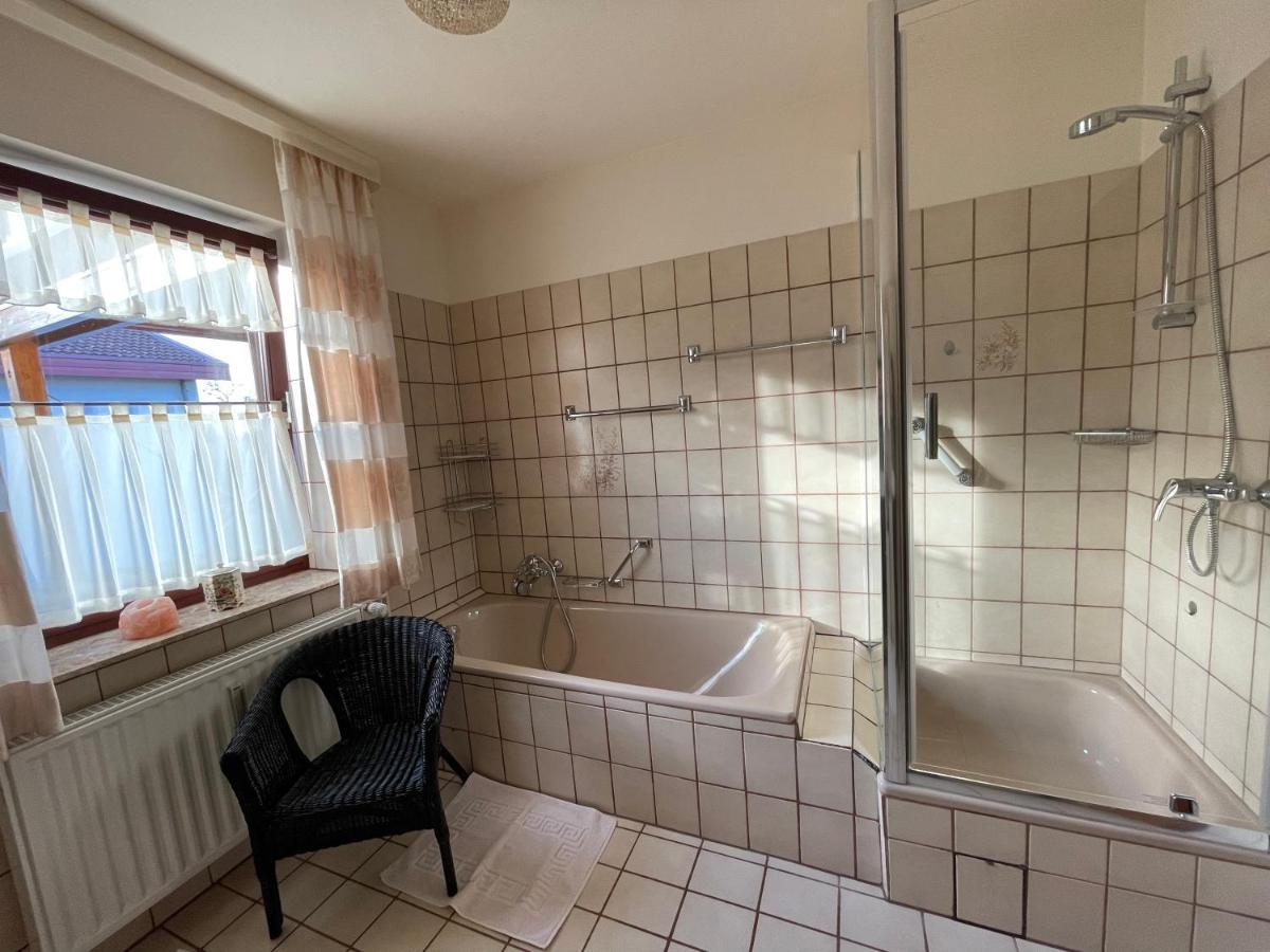 Ferienwohnung Leuchtbergblick Mit Terrasse Und Pkw Stellplatz Eschwege Exterior photo